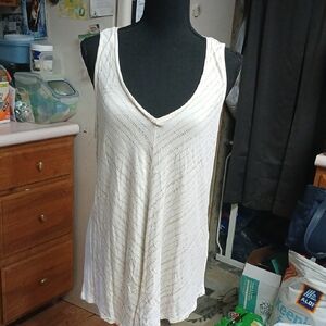 Maurices Cream Sleeveless Tank Top Xl